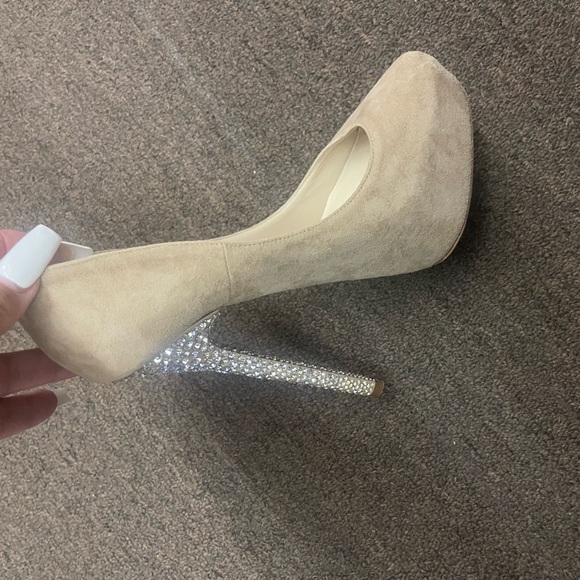 Jimmy Choo - Picture 2 of 3